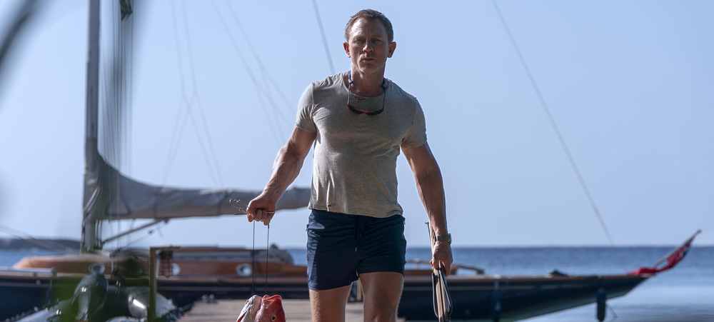 B25_03001_RC2
Daniel Craig stars as James Bond in
NO TIME TO DIE, 
an EON Productions and Metro-Goldwyn-Mayer Studios film
Credit: Nicola Dove
© 2021 DANJAQ, LLC AND MGM.  ALL RIGHTS RESERVED.